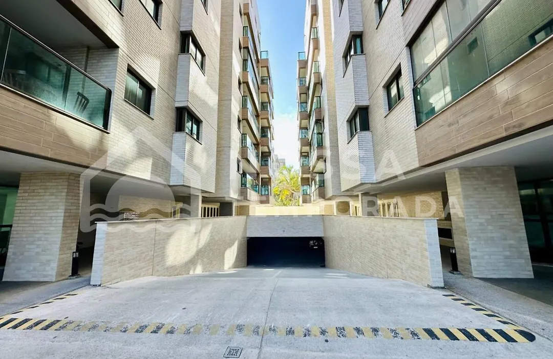 50m da Praia dos Anjos - 2 Quartos, Piscina, Churrasqueira e Garagem-1